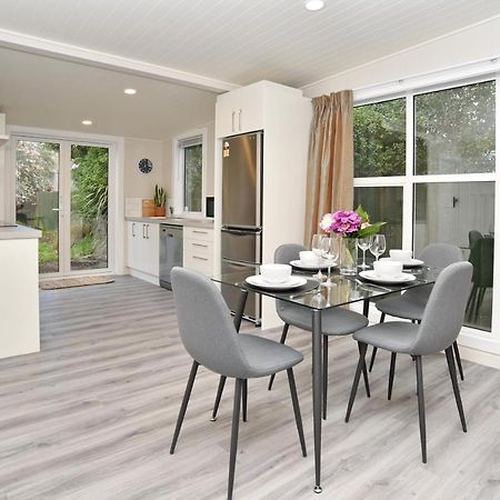 Albemarle Villa - Christchurch Holiday Homes エクステリア 写真