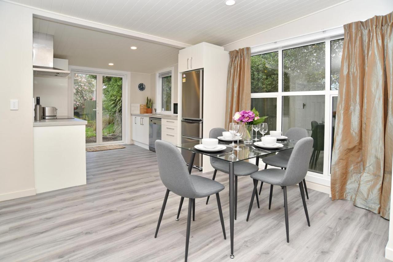 Albemarle Villa - Christchurch Holiday Homes エクステリア 写真