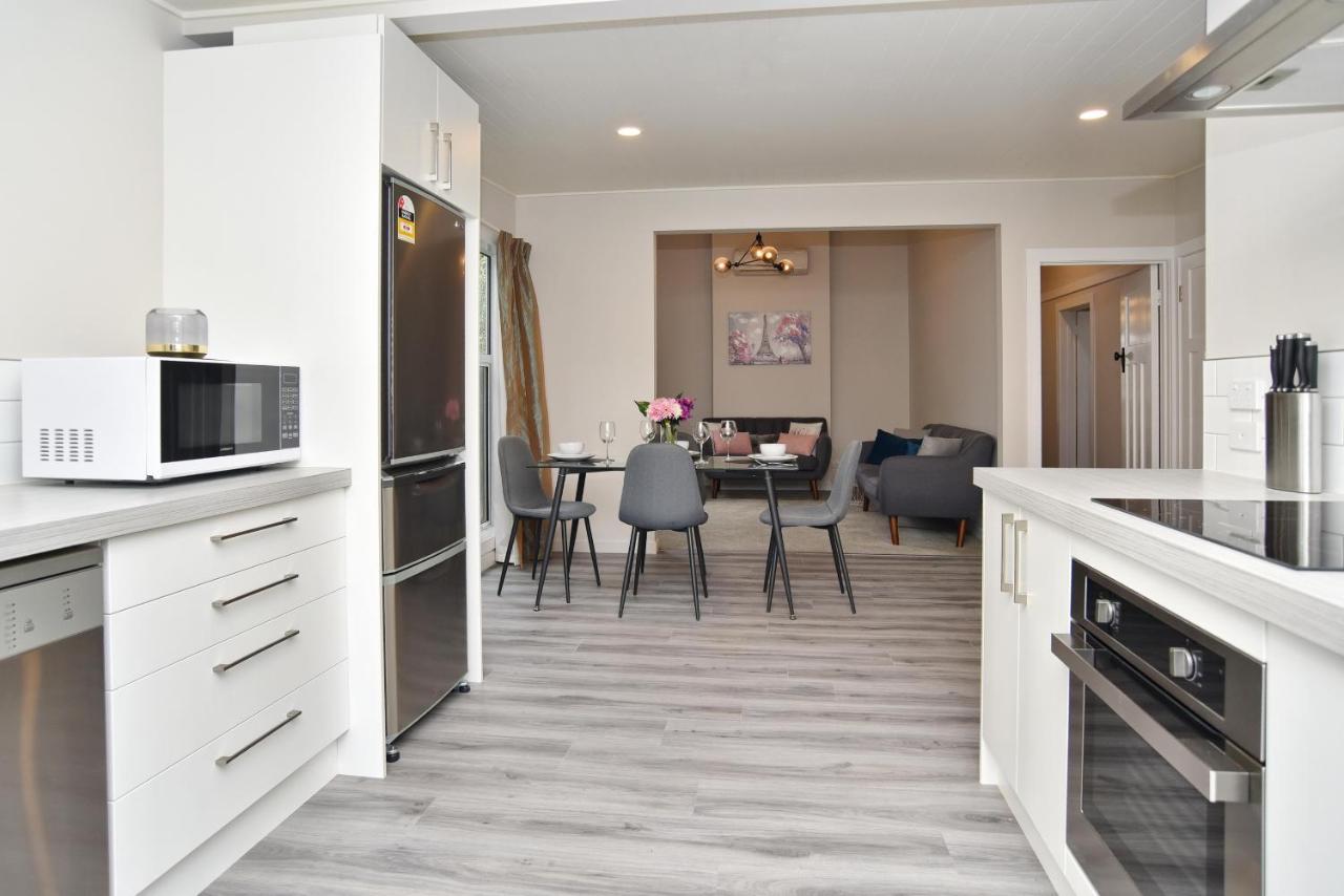 Albemarle Villa - Christchurch Holiday Homes エクステリア 写真
